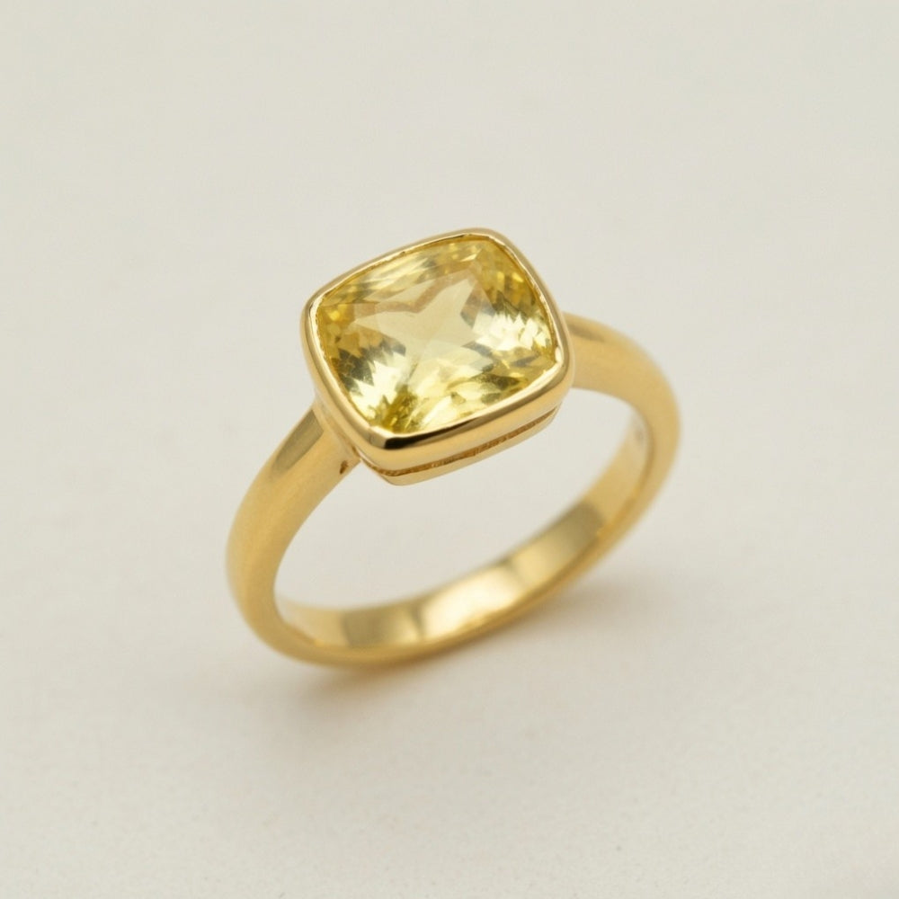 Ceylon Pukhraj (Yellow Sapphire)