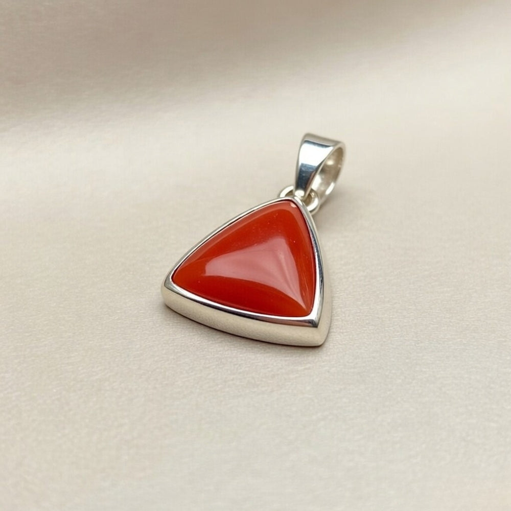 Red Coral Triangular (Moonga)
